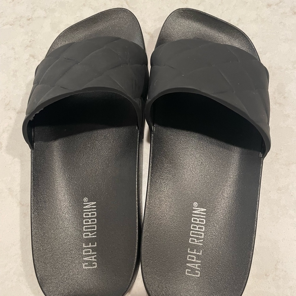 Cape Robbin Black slide sandals size 8 - Picture 4 of 5